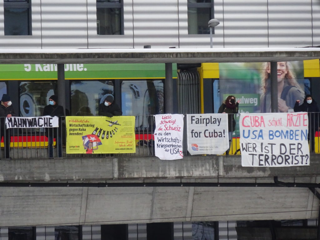 Mahnwache Bahnhof Basel